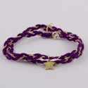 Bracelet étoile et fils de soie aubergine tressé avec une chaîne plaqué or