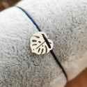 Bracelet grigri feuille de palme argent cordon bleu nuit by LFDM Jewelry
