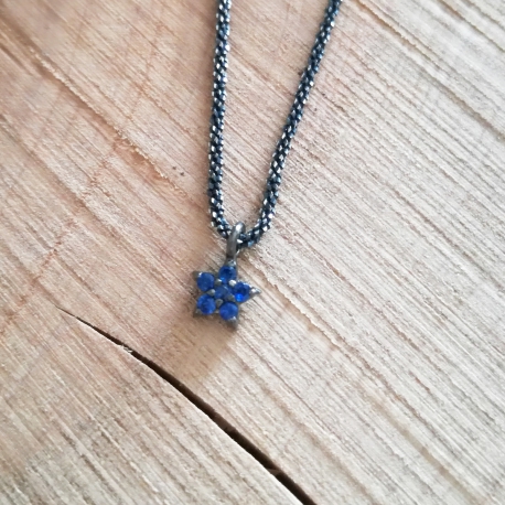 Collier étoile saphir bleu chaîne scintillante rhodiée noire by LFDM Jewels